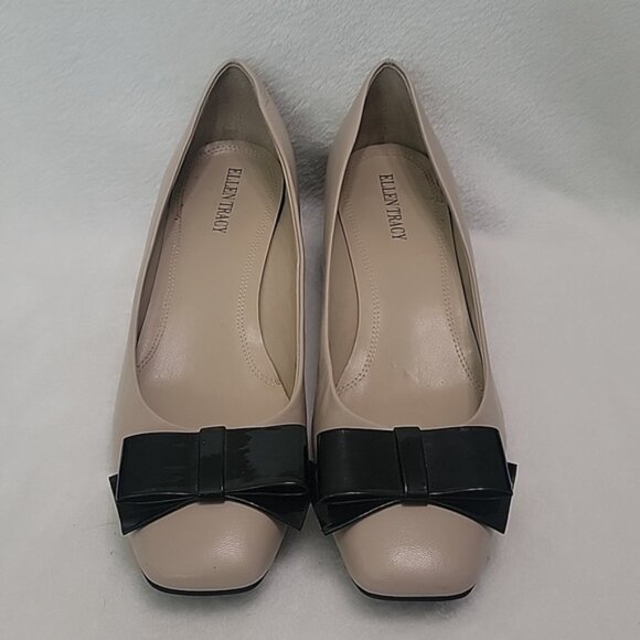 Ellen Tracy Barton Light Brown With Black Bow Heels Size 10 - Picture 1 of 10
